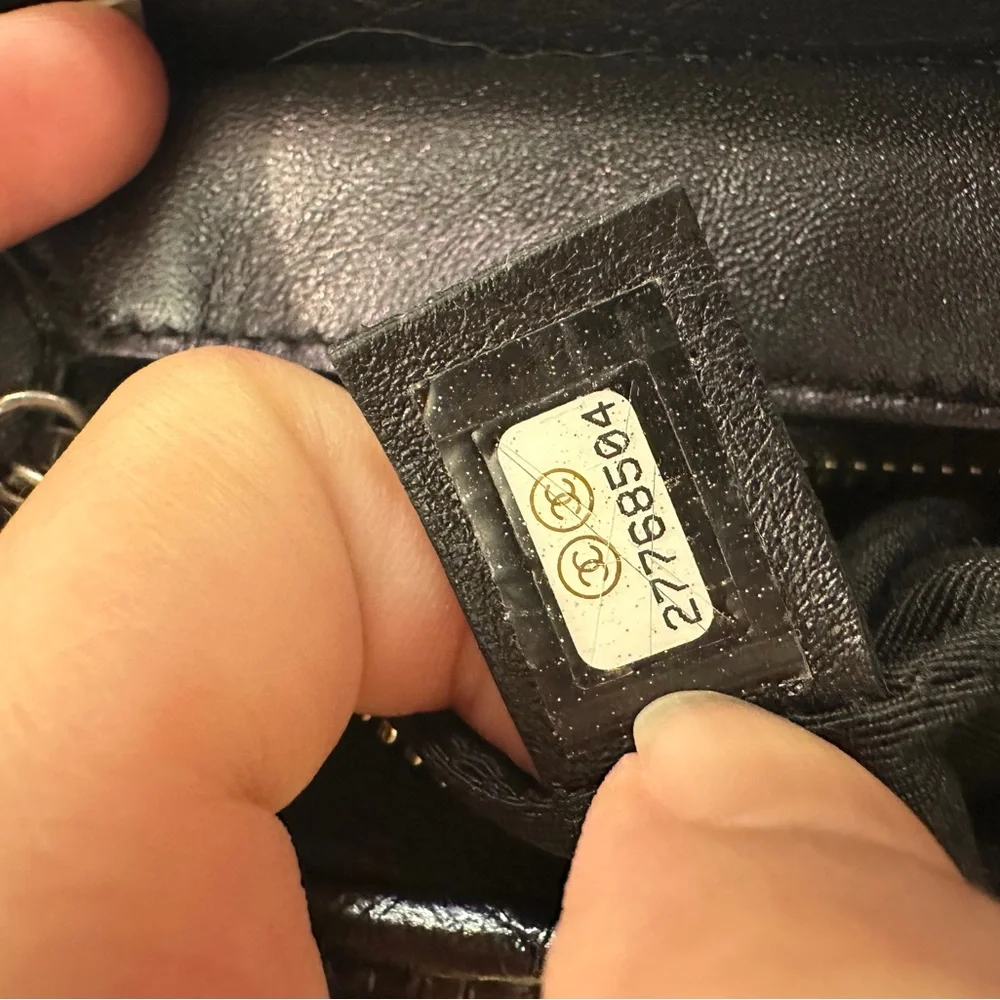 Chanel small Gabrielle hobo in black iridescent aged calfskin - Picture 17 of 17